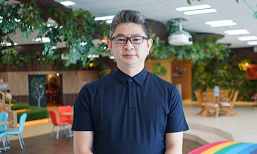 林 忠正
